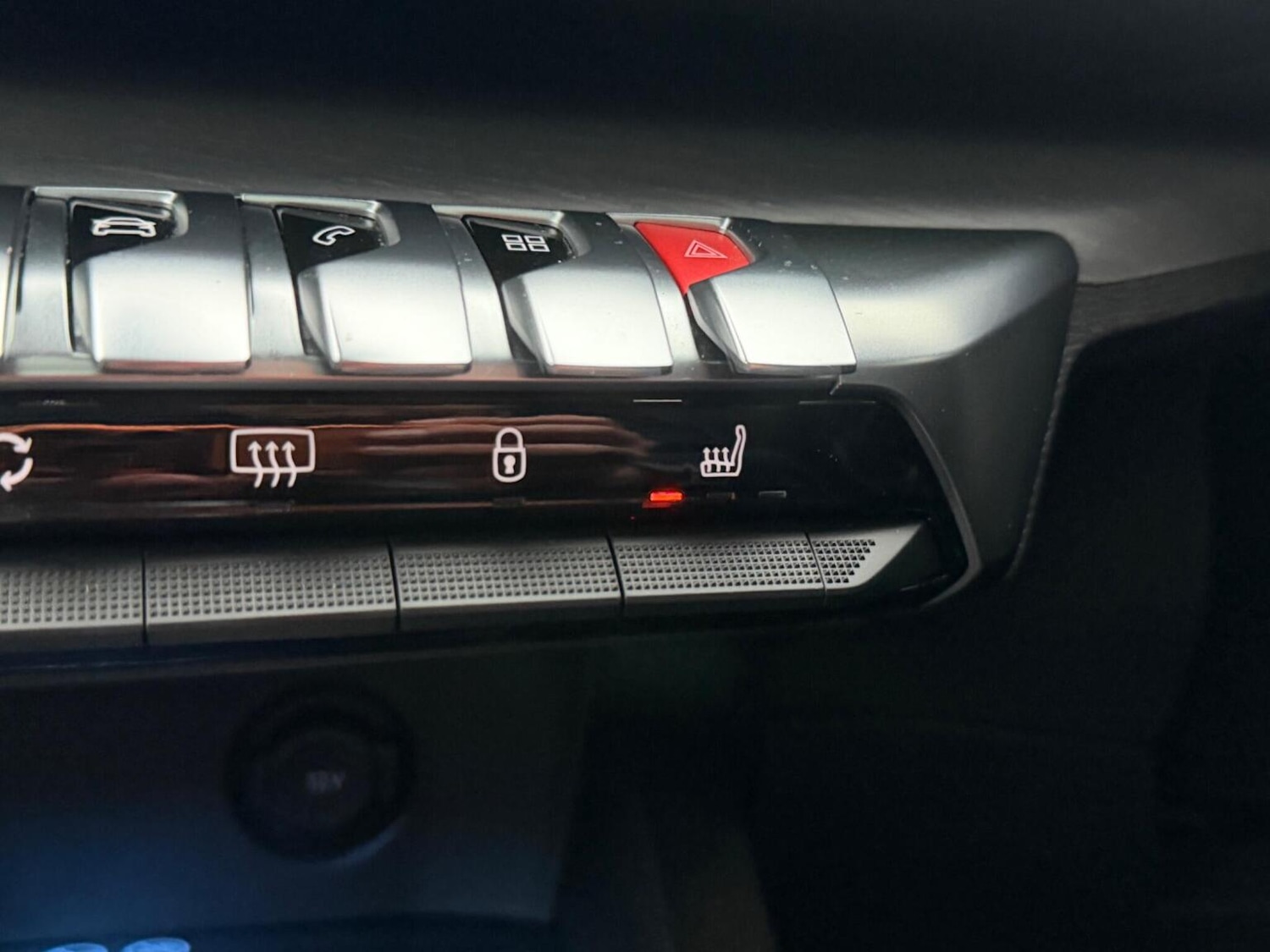 Used Peugeot 3008 2018 for sale - 77459970: Photo 14