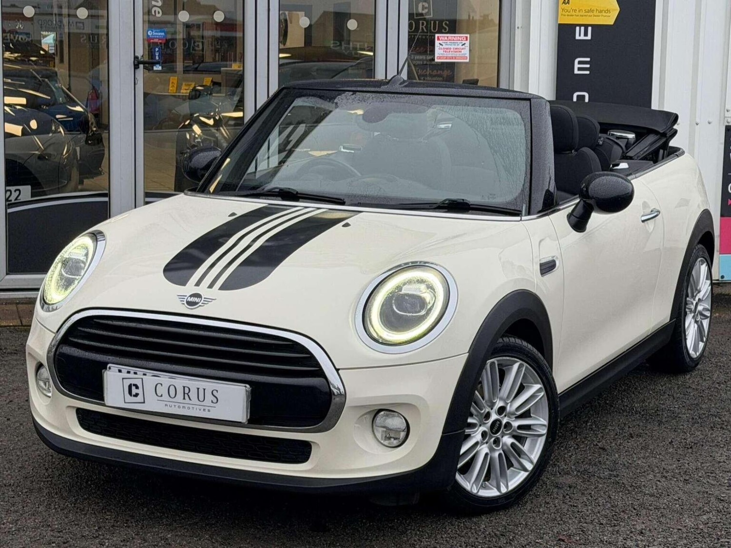 Used MINI Convertible 2018 for sale - 77453120: Photo 2