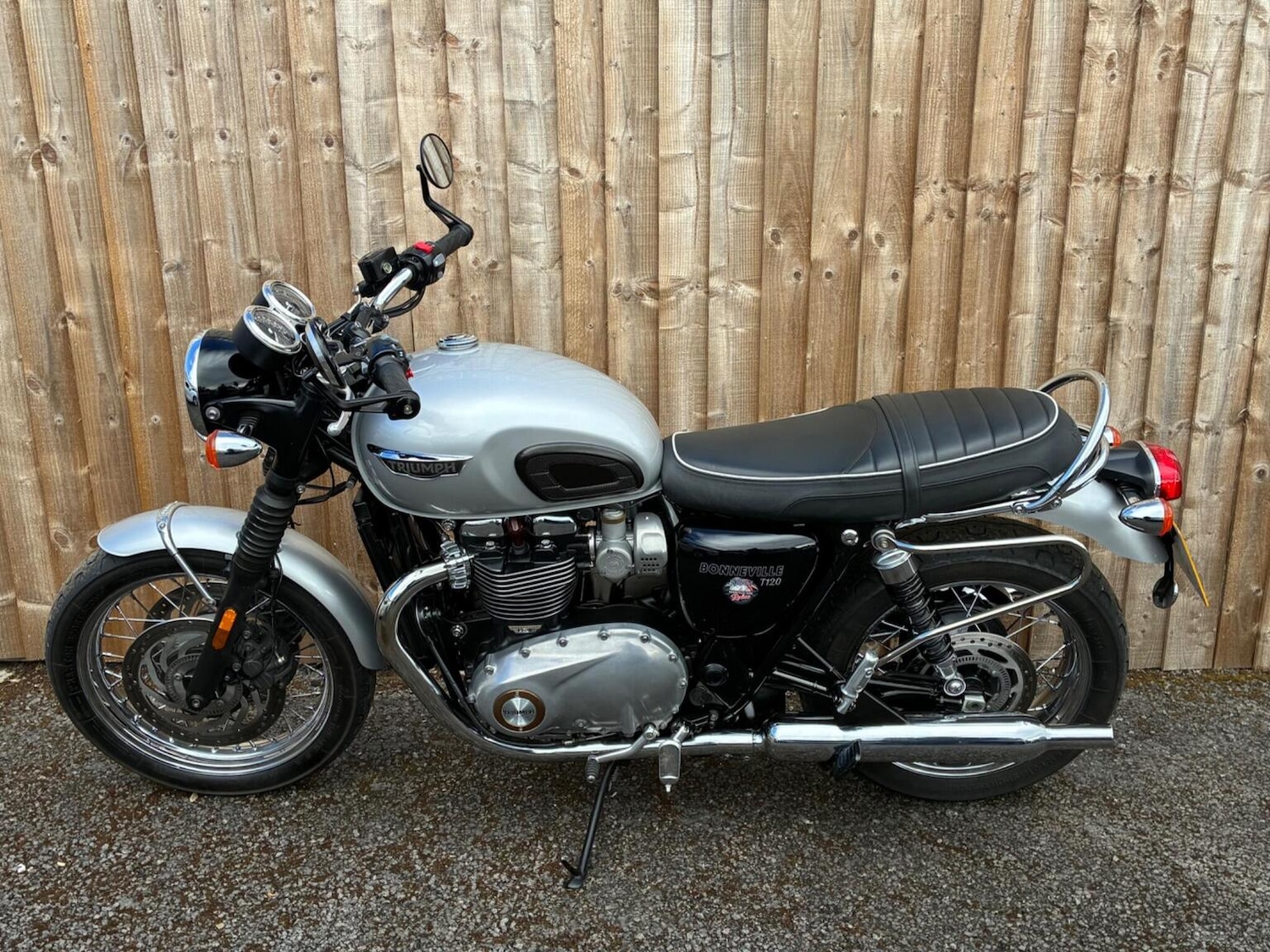 Used Triumph BONNEVILLE T120 2017 for sale - 78882317: Photo 5