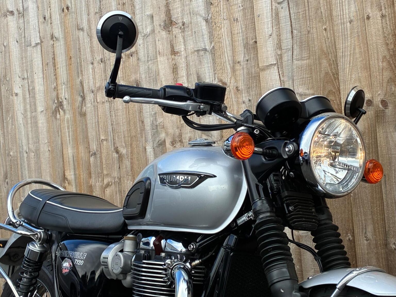Used Triumph BONNEVILLE T120 2017 for sale - 78882317: Photo 9