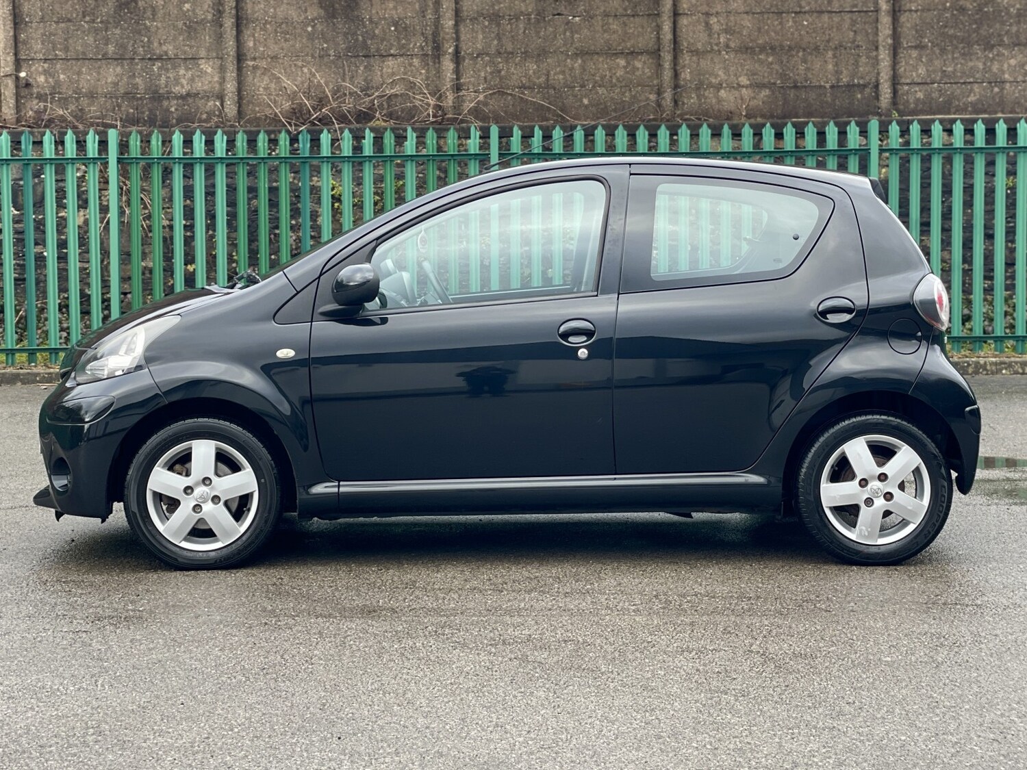 Used Toyota AYGO 2012 for sale - 77541644: Photo 10