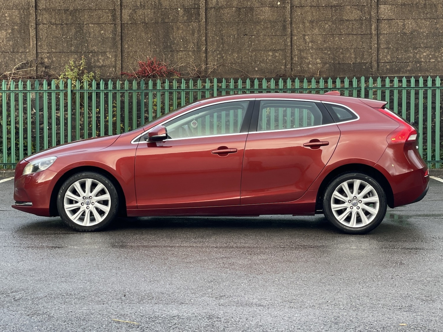 Used Volvo V40 2014 for sale - 76785013: Photo 10