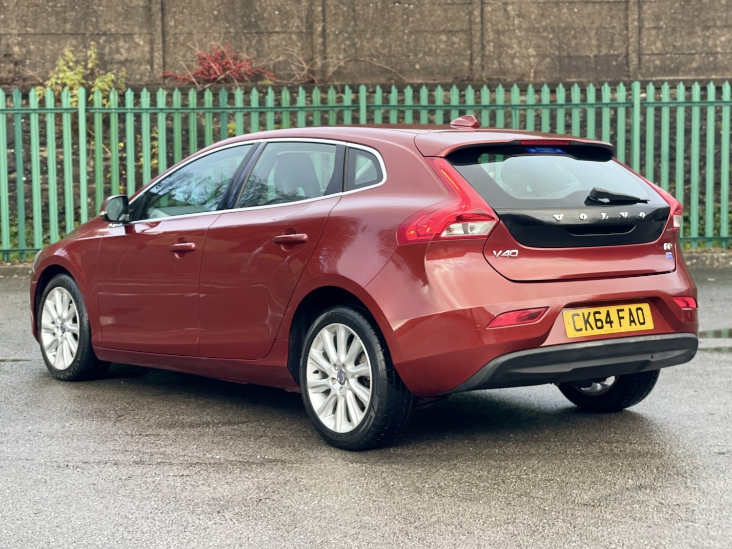 Used Volvo V40 2014 for sale - 76785013: Photo 2