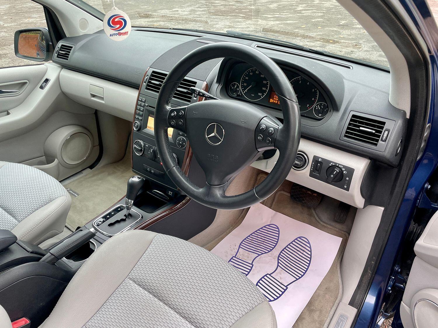 Used Mercedes-Benz A-Class 2010 for sale - 76347255: Photo 5