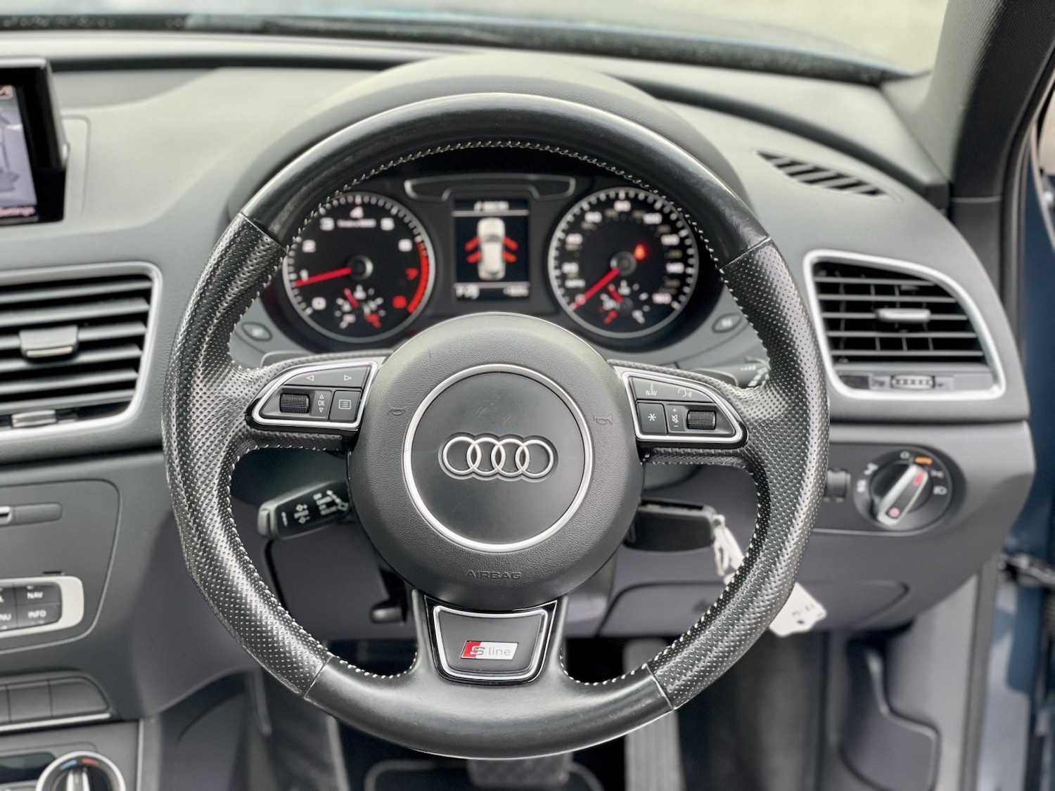 Used Audi Q3 2017 for sale - 77296823: Photo 15