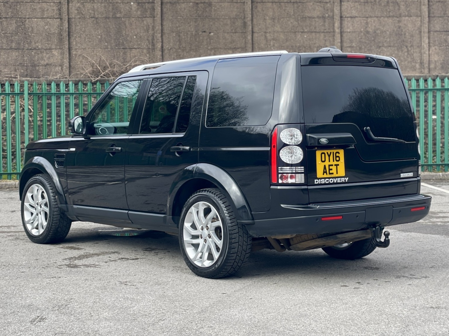 Used Land Rover Discovery 2016 for sale - 77792884: Photo 2