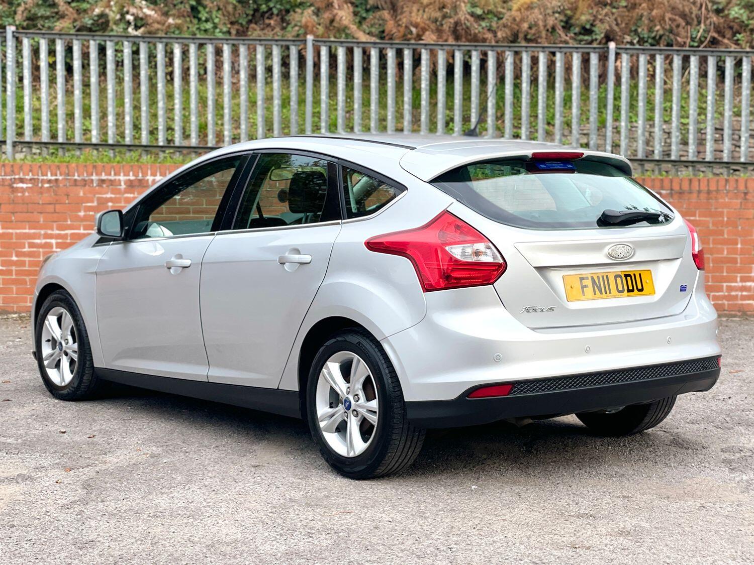 Used Ford Focus 2011 for sale - 76149267: Photo 2