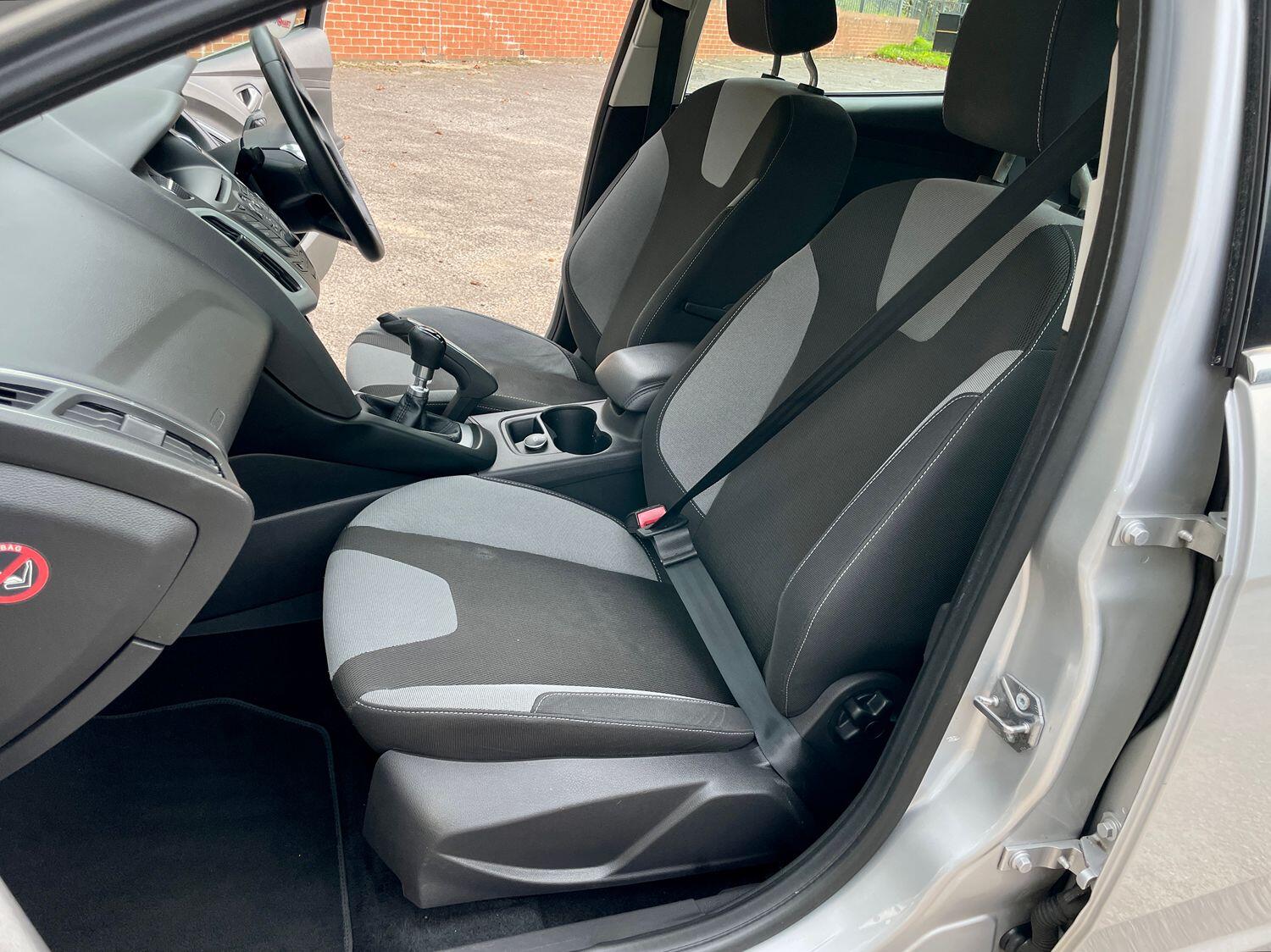 Used Ford Focus 2011 for sale - 76149267: Photo 6