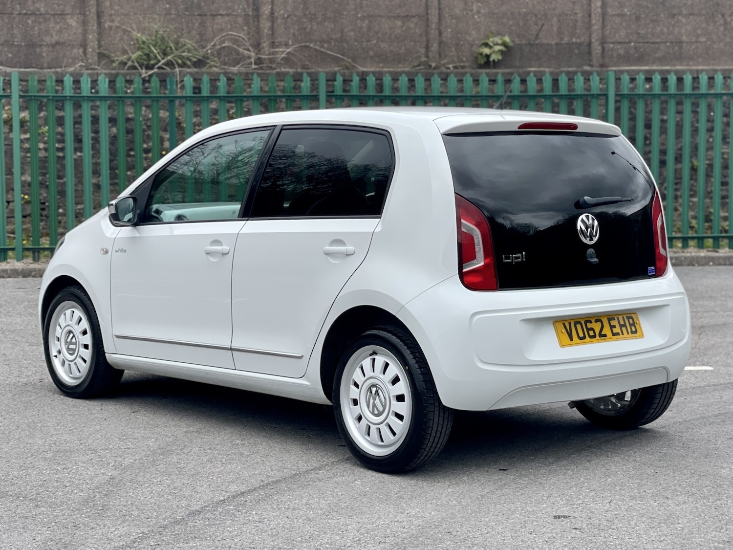 Used Volkswagen up! 2012 for sale - 78201938: Photo 2