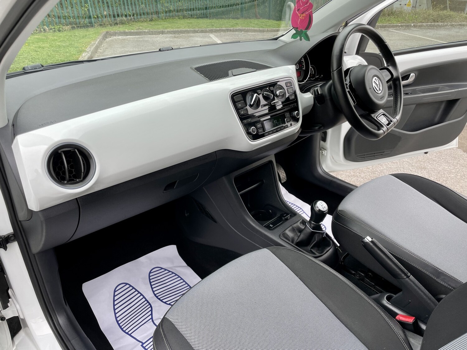 Used Volkswagen up! 2012 for sale - 78201938: Photo 22