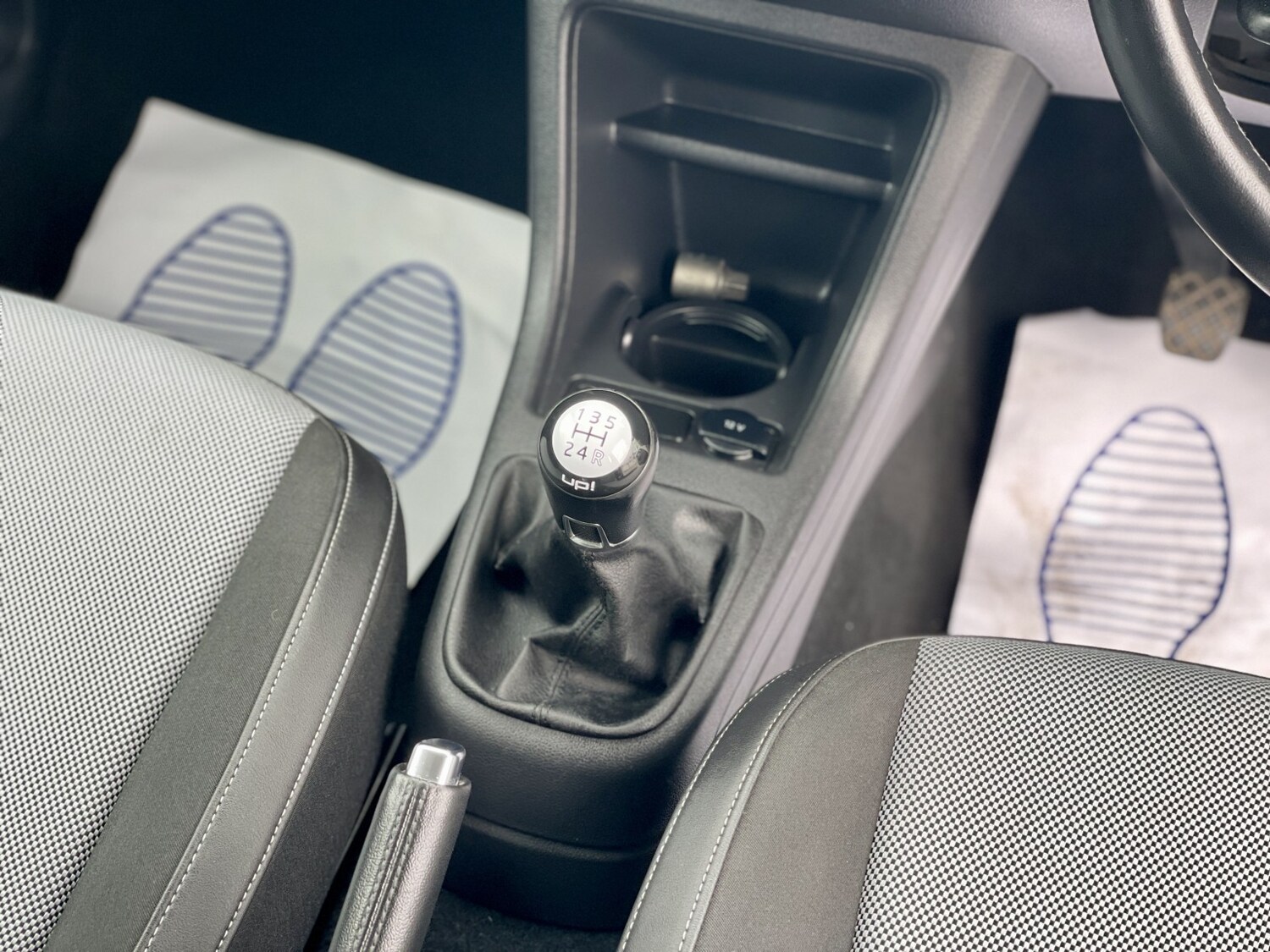 Used Volkswagen up! 2012 for sale - 78201938: Photo 25