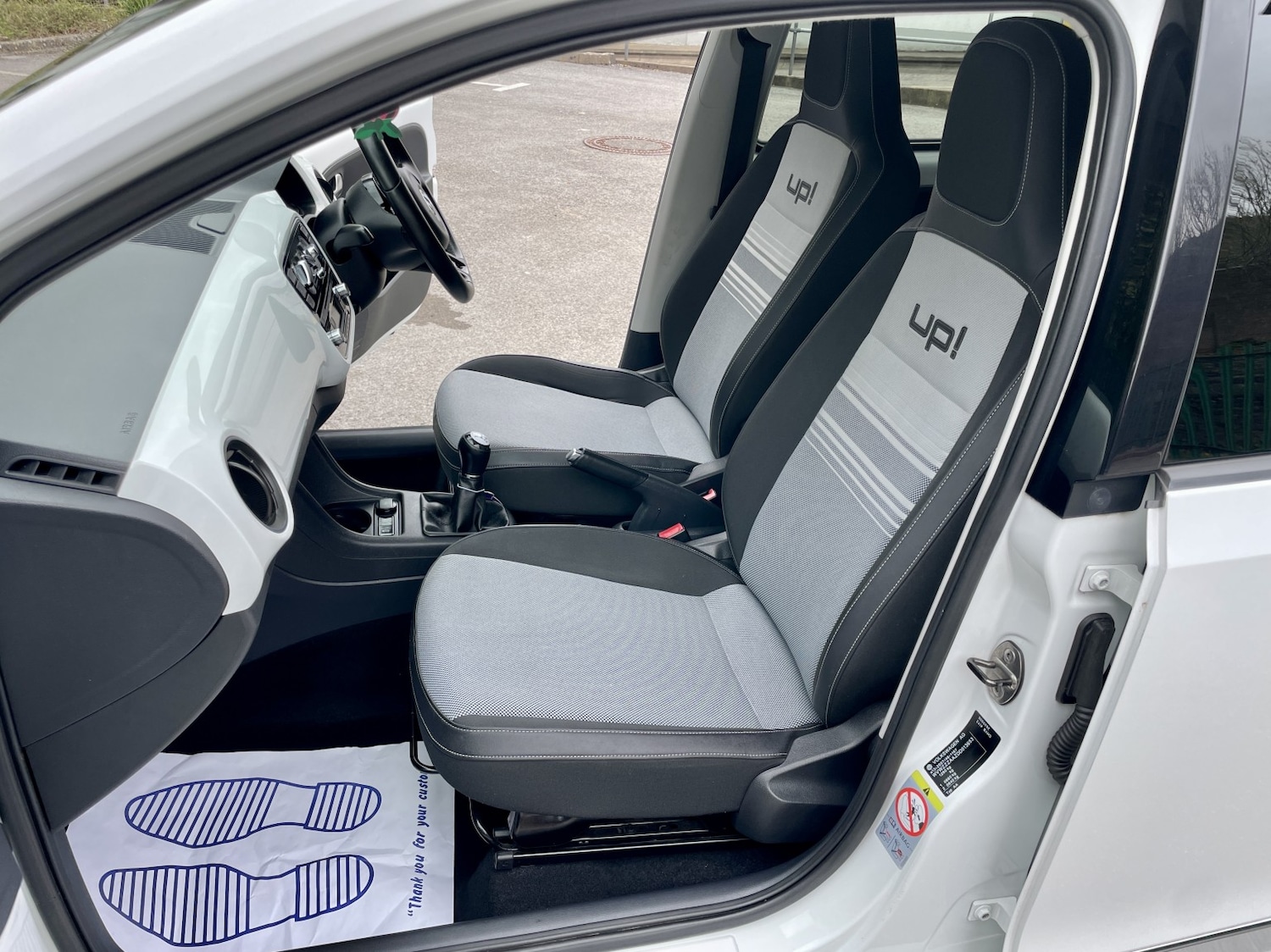 Used Volkswagen up! 2012 for sale - 78201938: Photo 6