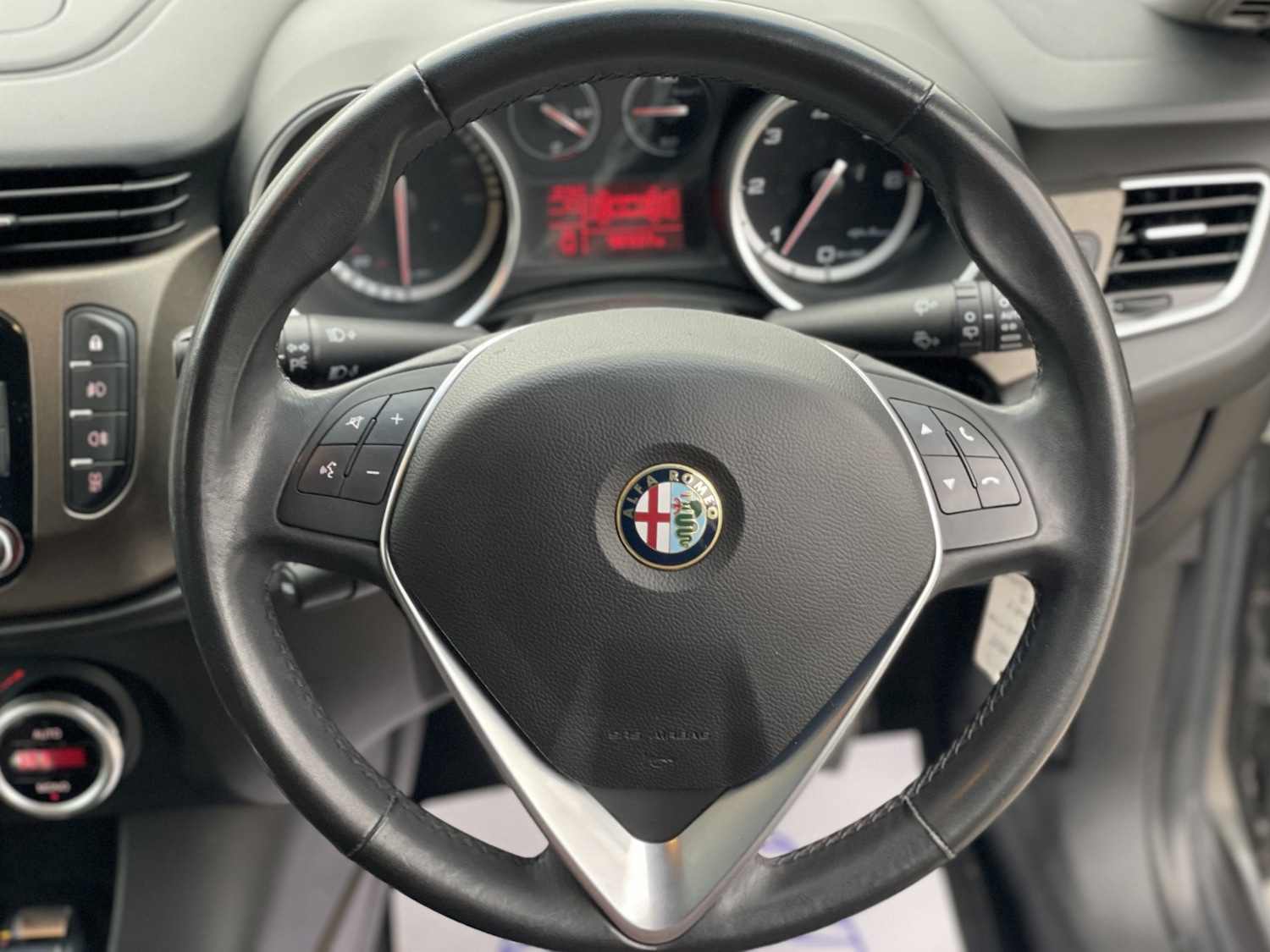 Used Alfa Romeo Giulietta 2015 for sale - 77342579: Photo 13