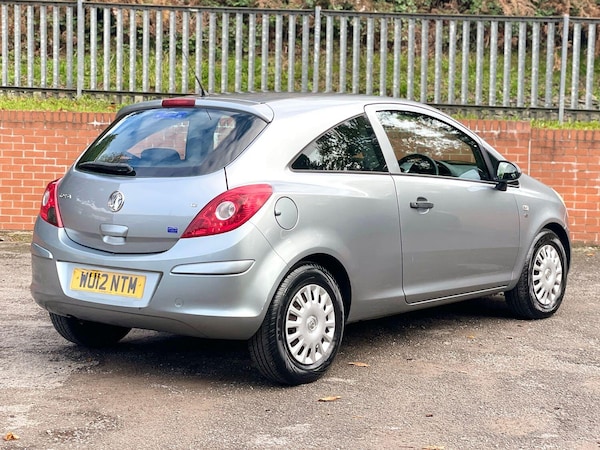 Used Vauxhall Corsa 2012 for sale - 76211782: Photo 4