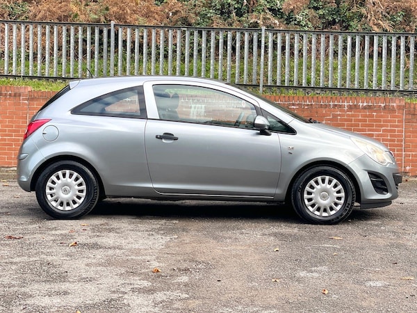 Used Vauxhall Corsa 2012 for sale - 76211782: Photo 8