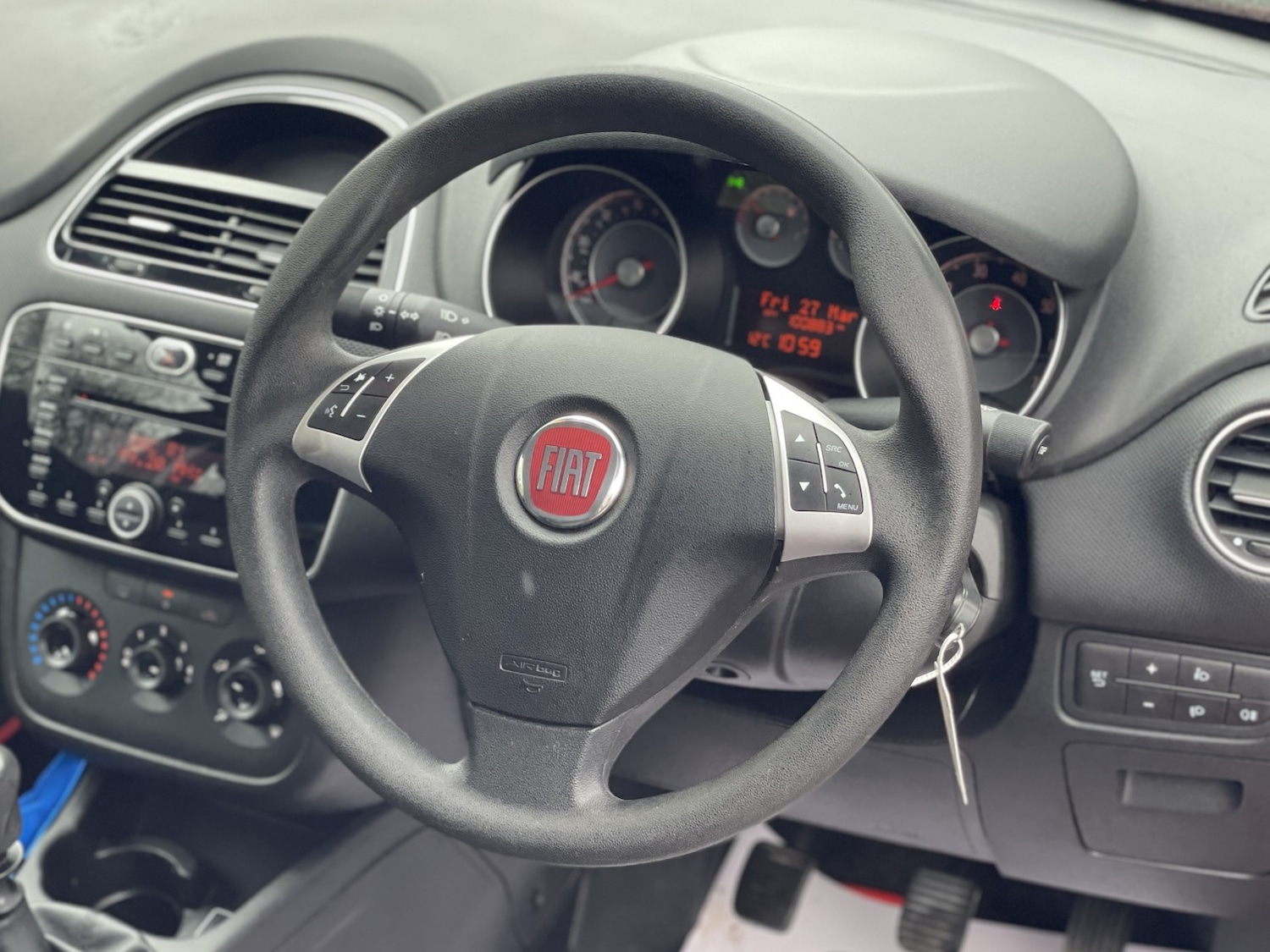 Used Fiat Punto 2015 for sale - 78045623: Photo 13