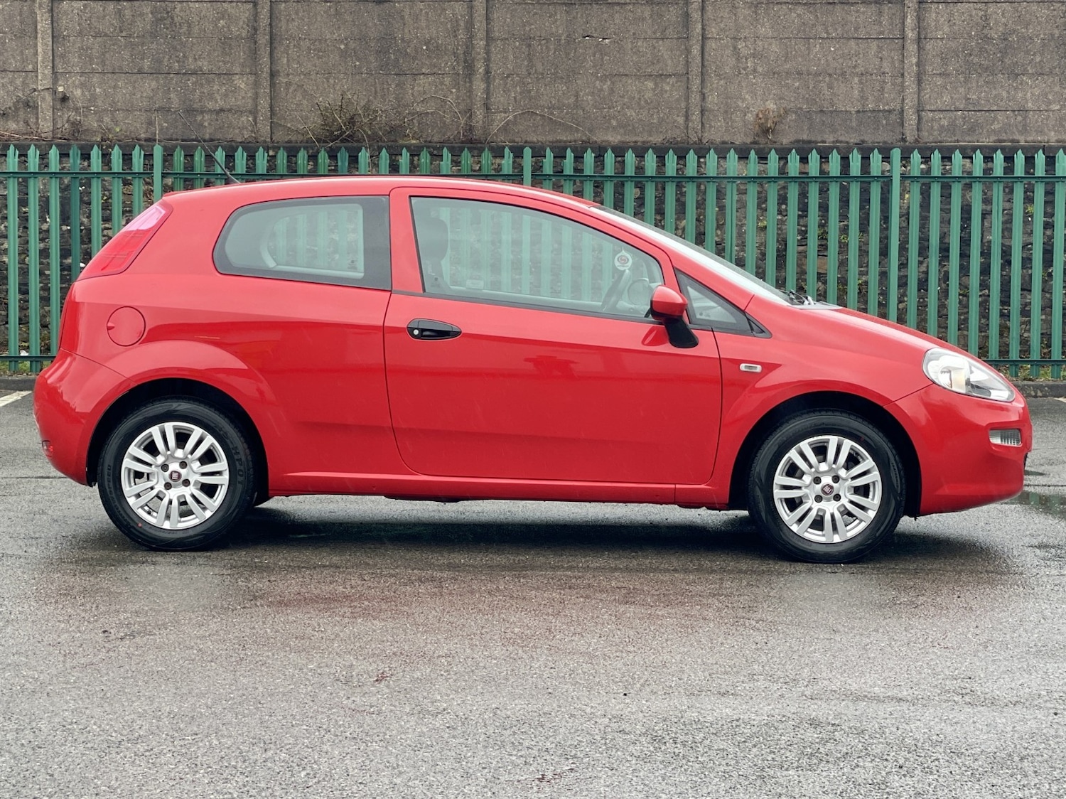 Used Fiat Punto 2015 for sale - 78045623: Photo 8