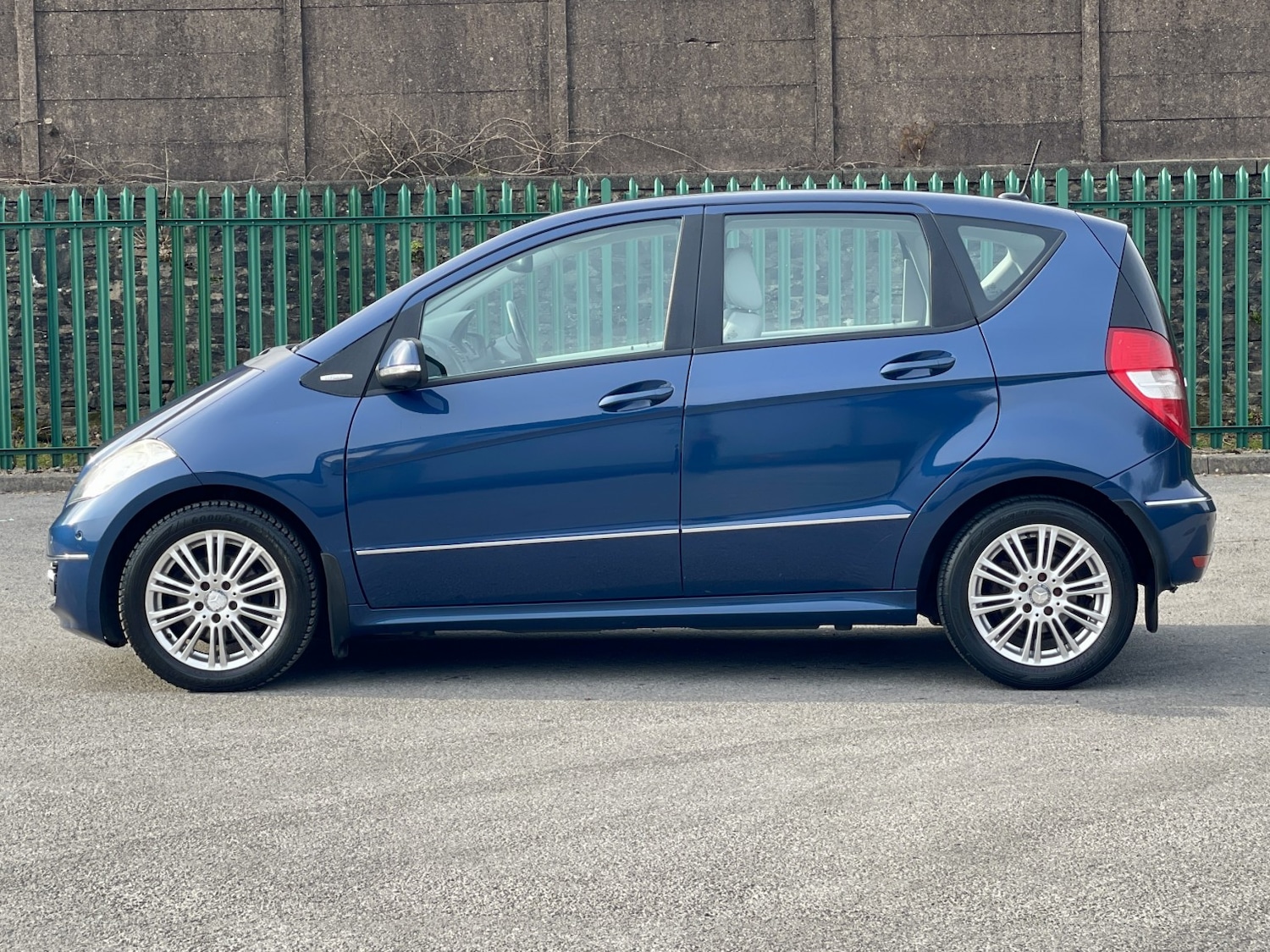 Used Mercedes-Benz A-Class 2010 for sale - 77991791: Photo 10