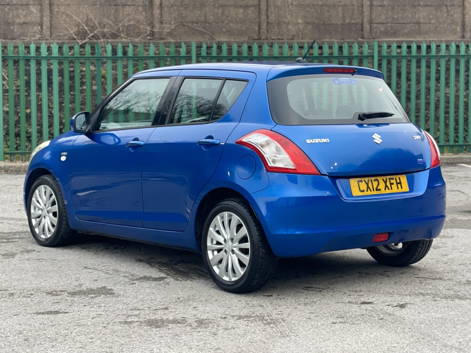 Used Suzuki Swift 2012 for sale - 77616363: Photo 2