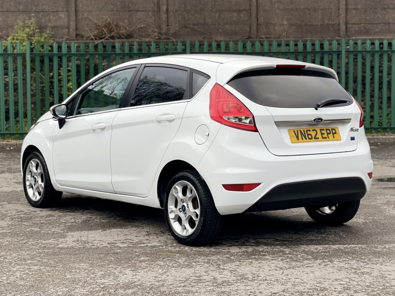 Used Ford Fiesta 2012 for sale - 76687117: Photo 2