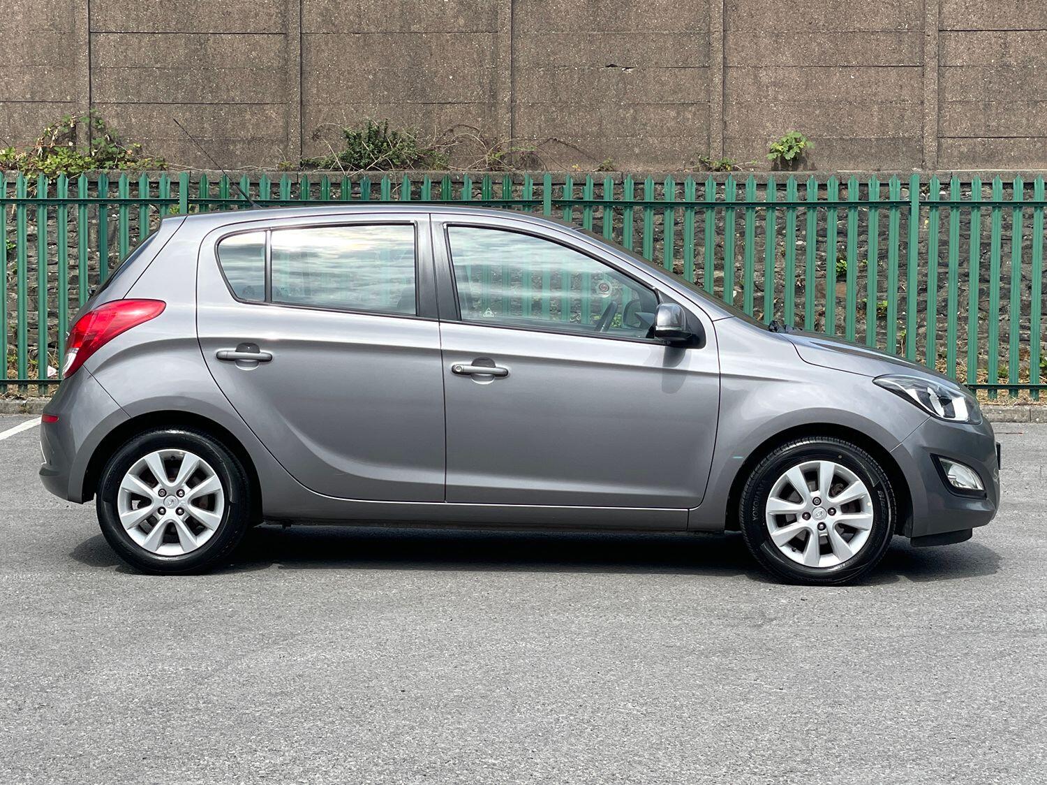 Used Hyundai i20 2014 for sale - 76793940: Photo 2