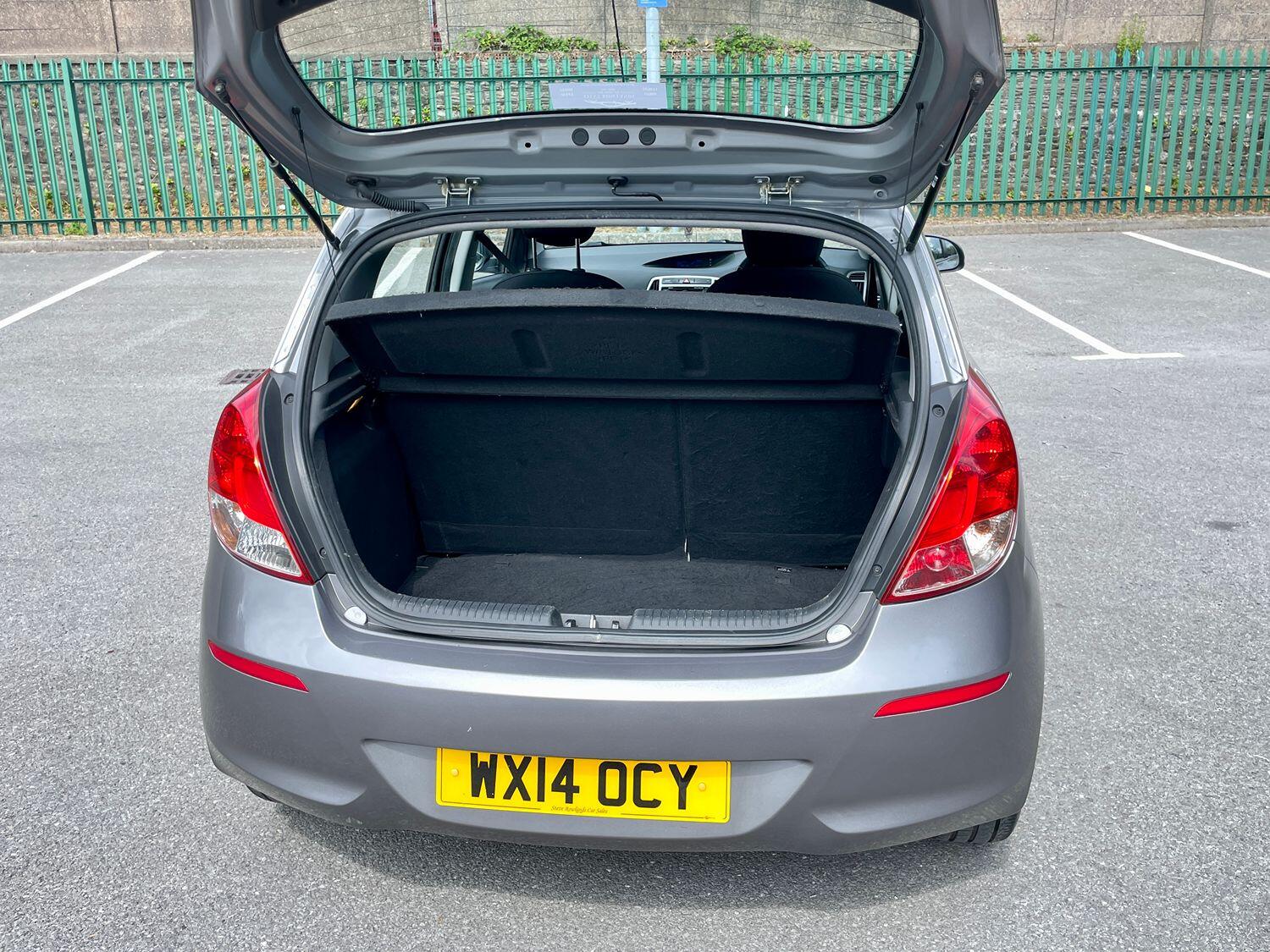 Used Hyundai i20 2014 for sale - 76793940: Photo 21