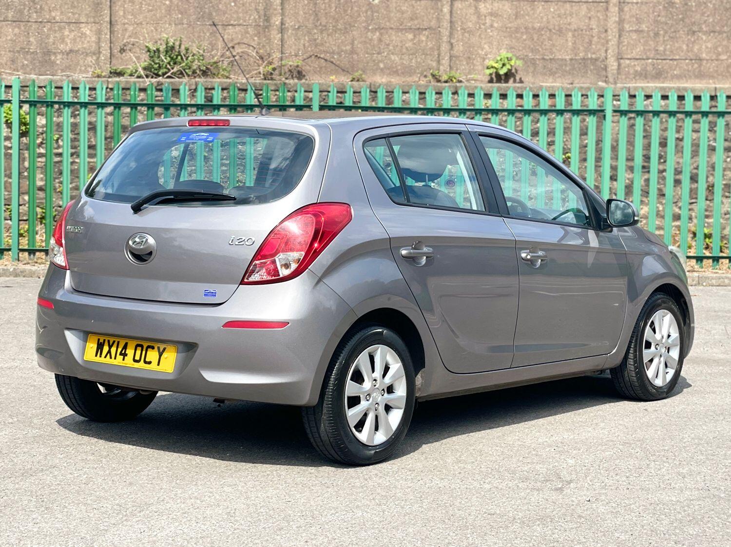 Used Hyundai i20 2014 for sale - 76793940: Photo 3