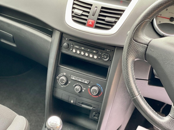 Used Peugeot 207 2011 for sale - 76237114: Photo 16
