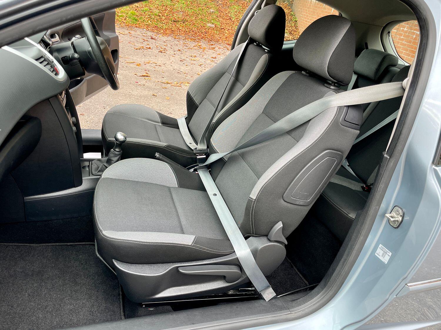 Used Peugeot 207 2011 for sale - 76237114: Photo 6