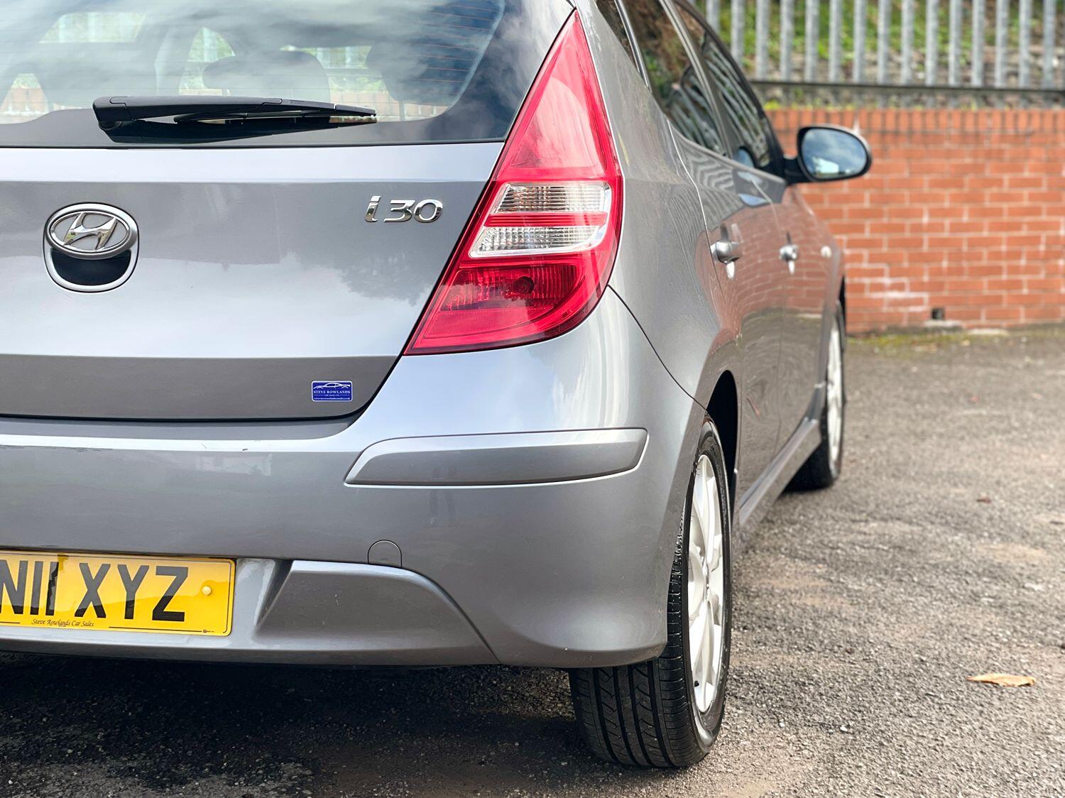 Used Hyundai i30 2011 for sale - 76211833: Photo 15