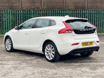 Used Volvo V40 2016 for sale - 77423570: Photo