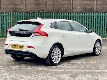 Used Volvo V40 2016 for sale - 77423570: Photo