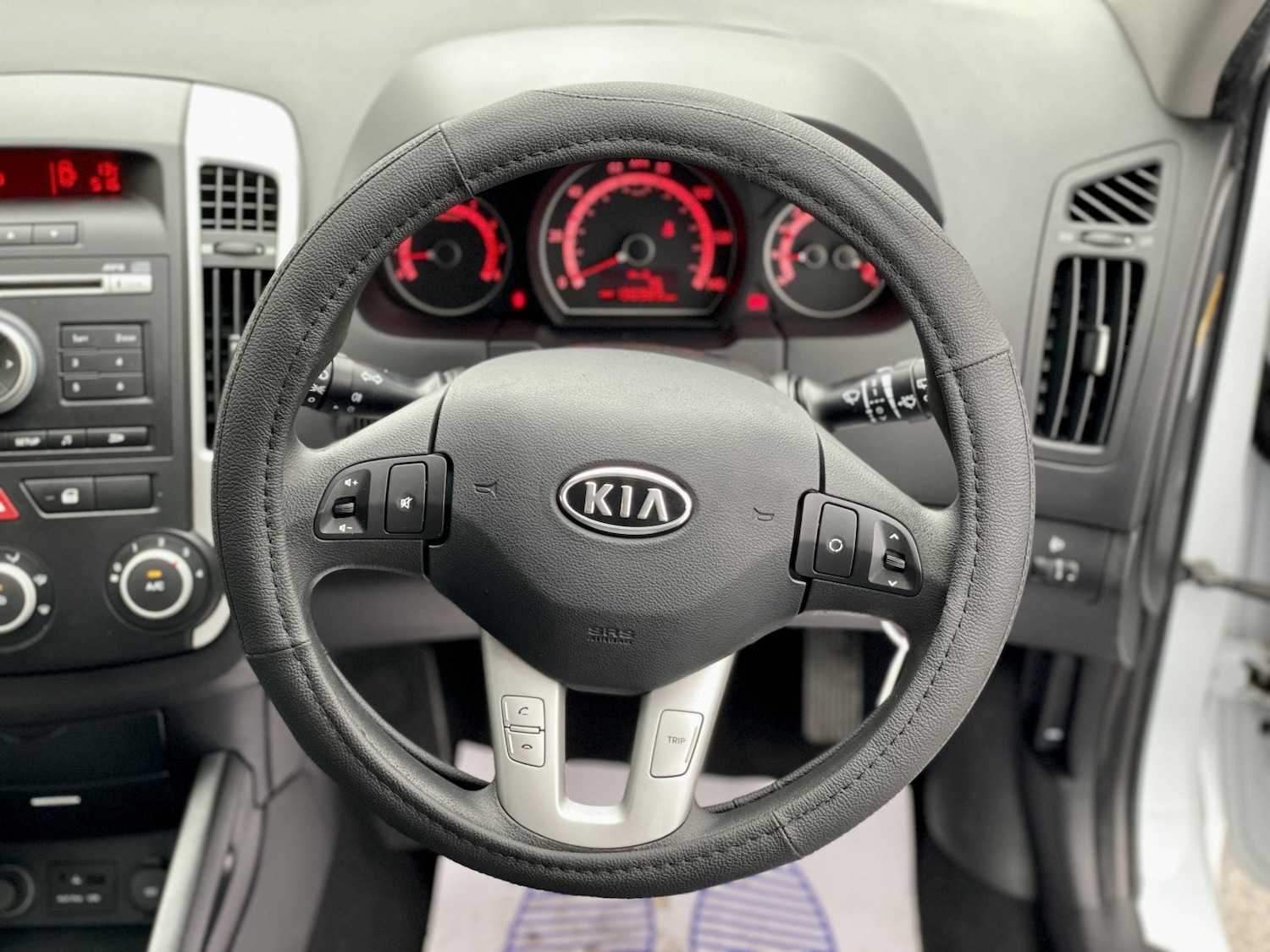 Used Kia Ceed 2010 for sale - 76536713: Photo 18