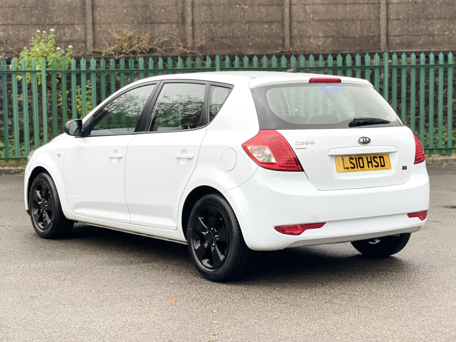 Used Kia Ceed 2010 for sale - 76536713: Photo 2