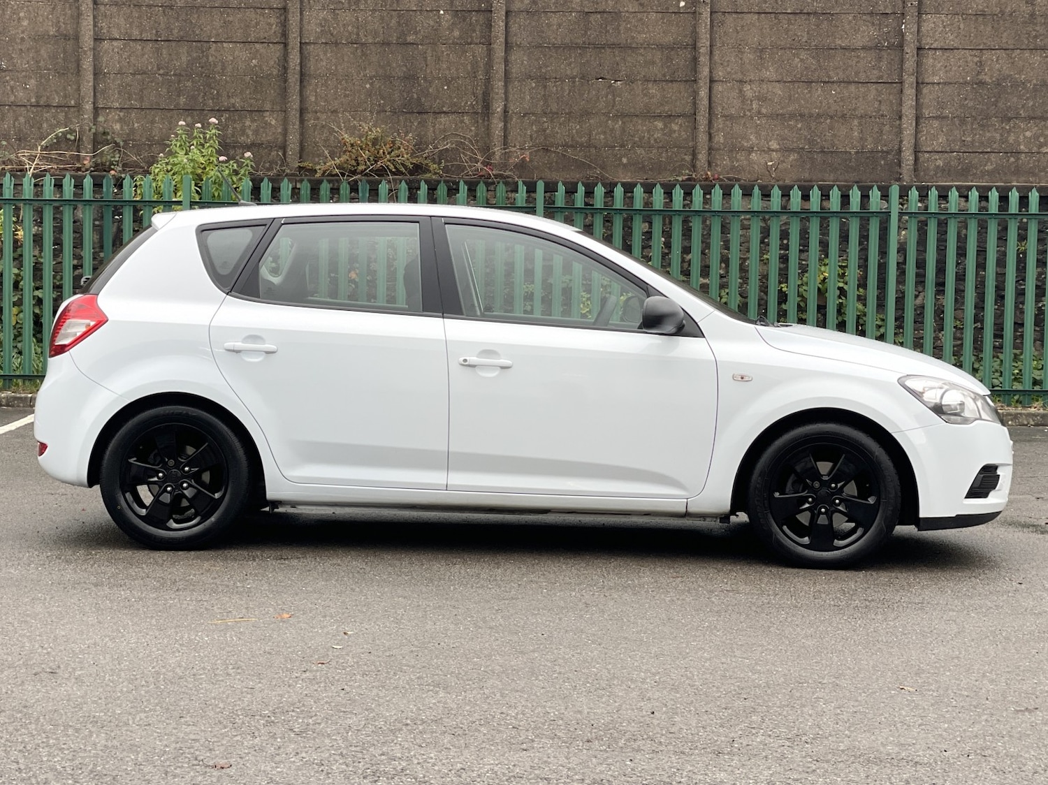 Used Kia Ceed 2010 for sale - 76536713: Photo 9