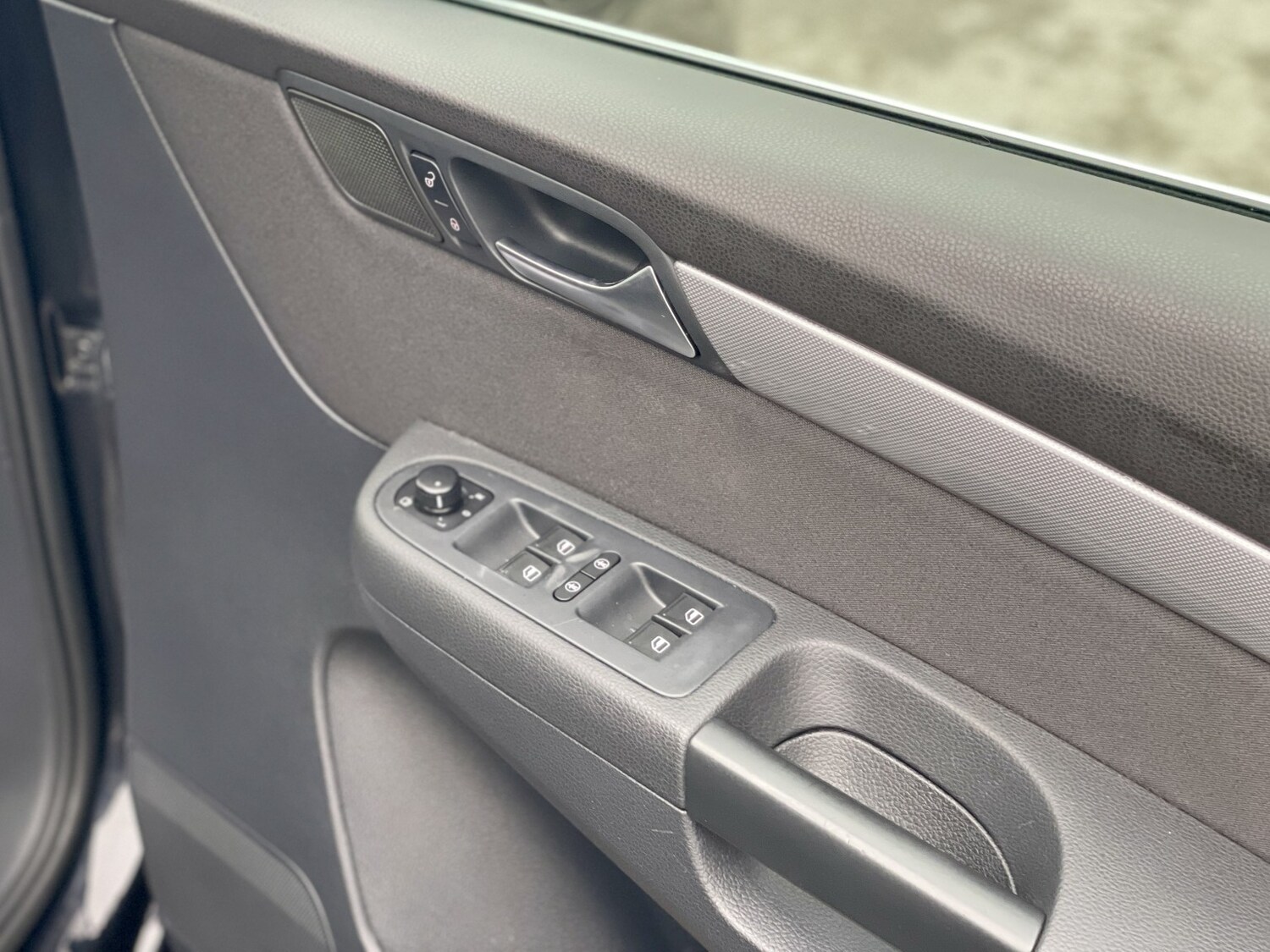 Used Volkswagen Sharan 2012 for sale - 77370664: Photo 28