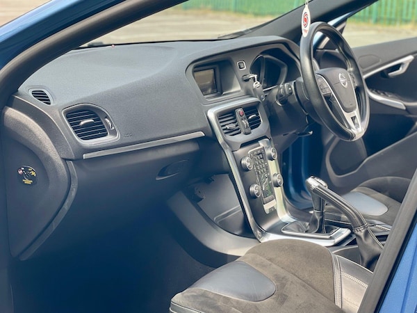 Used Volvo V40 2015 for sale - 74748321: Photo 15