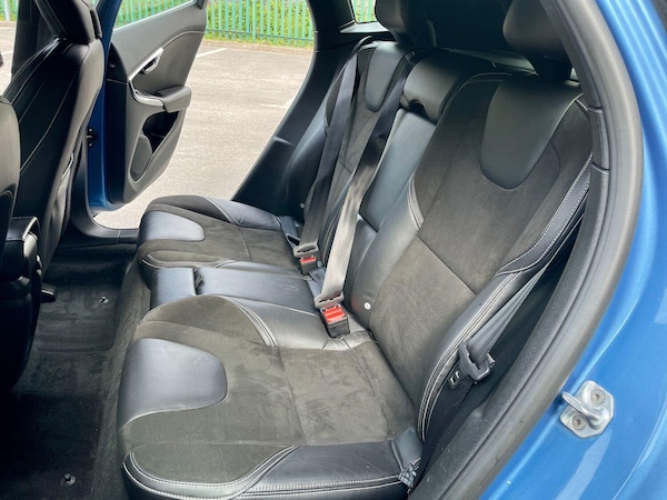 Used Volvo V40 2015 for sale - 74748321: Photo 21