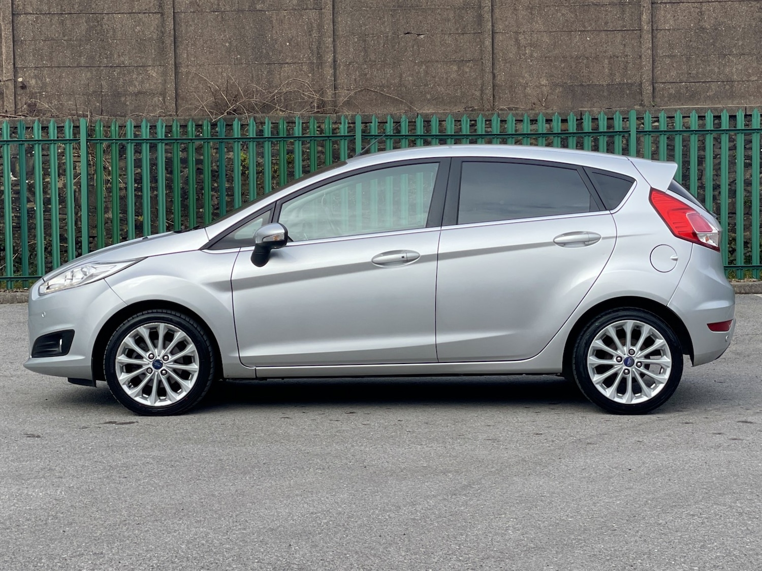 Used Ford Fiesta 2015 for sale - 77681873: Photo 10