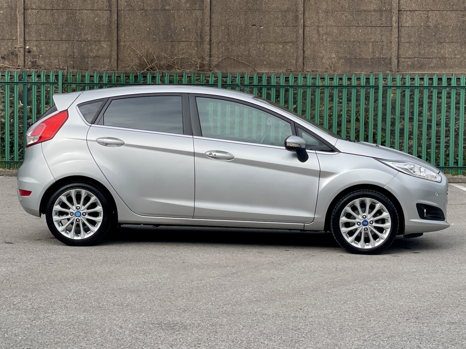 Used Ford Fiesta 2015 for sale - 77681873: Photo 8