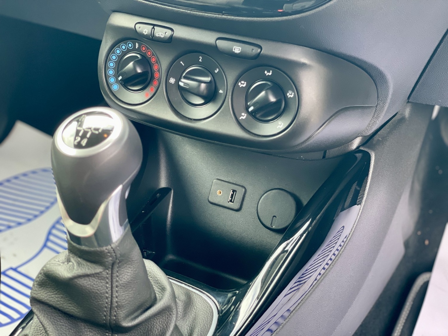 Used Vauxhall ADAM 2015 for sale - 78183024: Photo 15