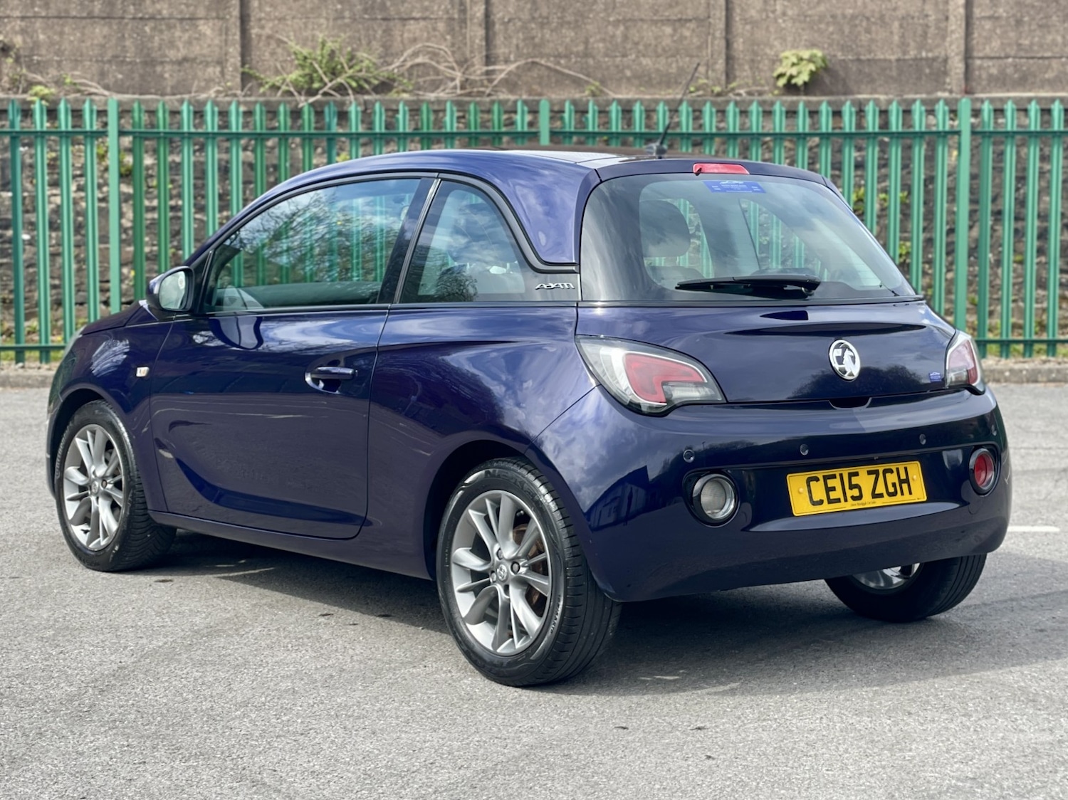Used Vauxhall ADAM 2015 for sale - 78183024: Photo 2