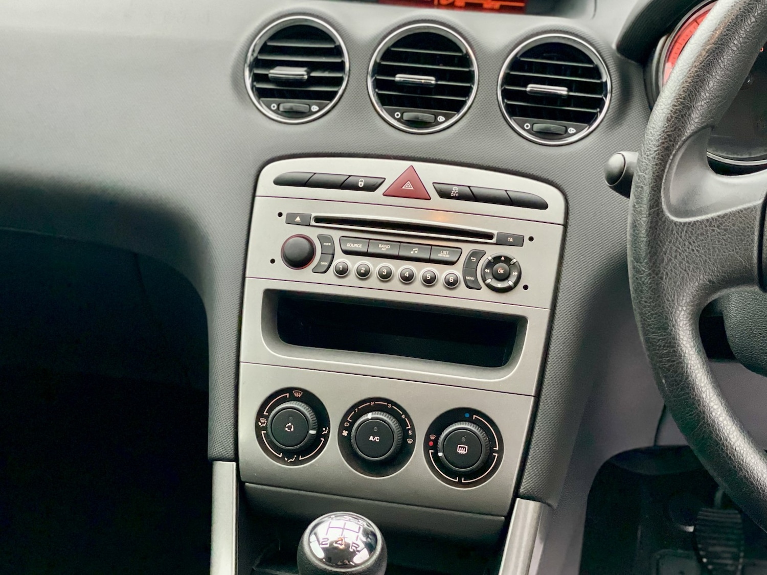 Used Peugeot 308 2014 for sale - 77154337: Photo 21