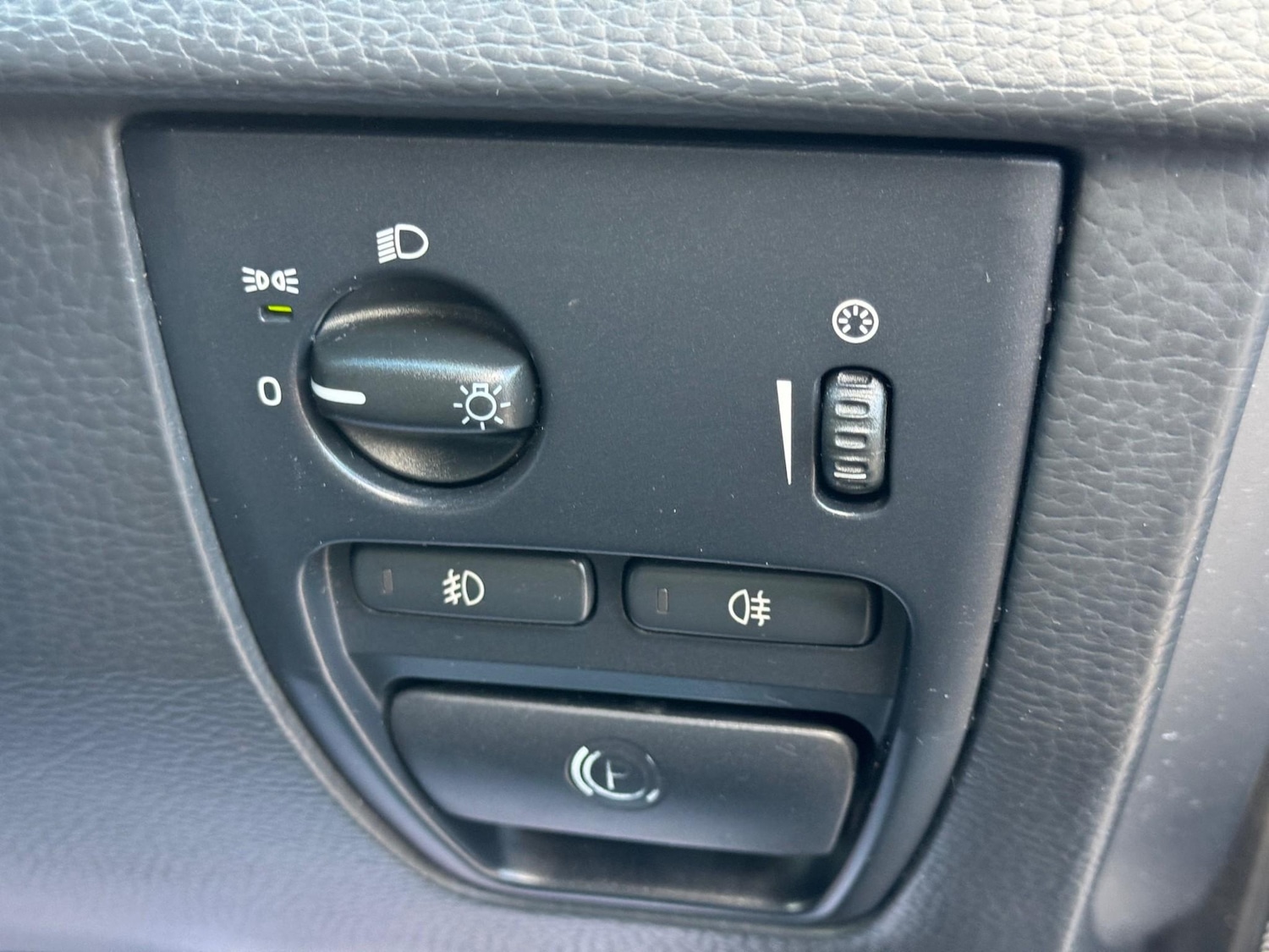 Used Volvo XC90 2009 for sale - 76038453: Photo 12