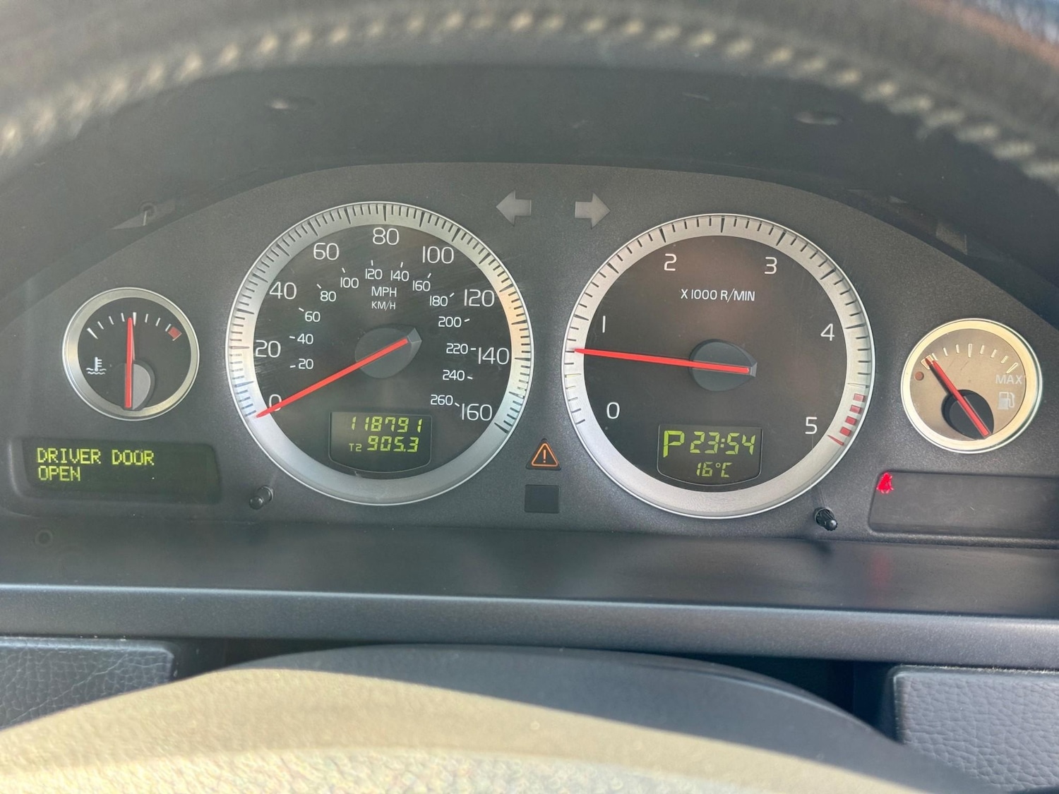 Used Volvo XC90 2009 for sale - 76038453: Photo 16