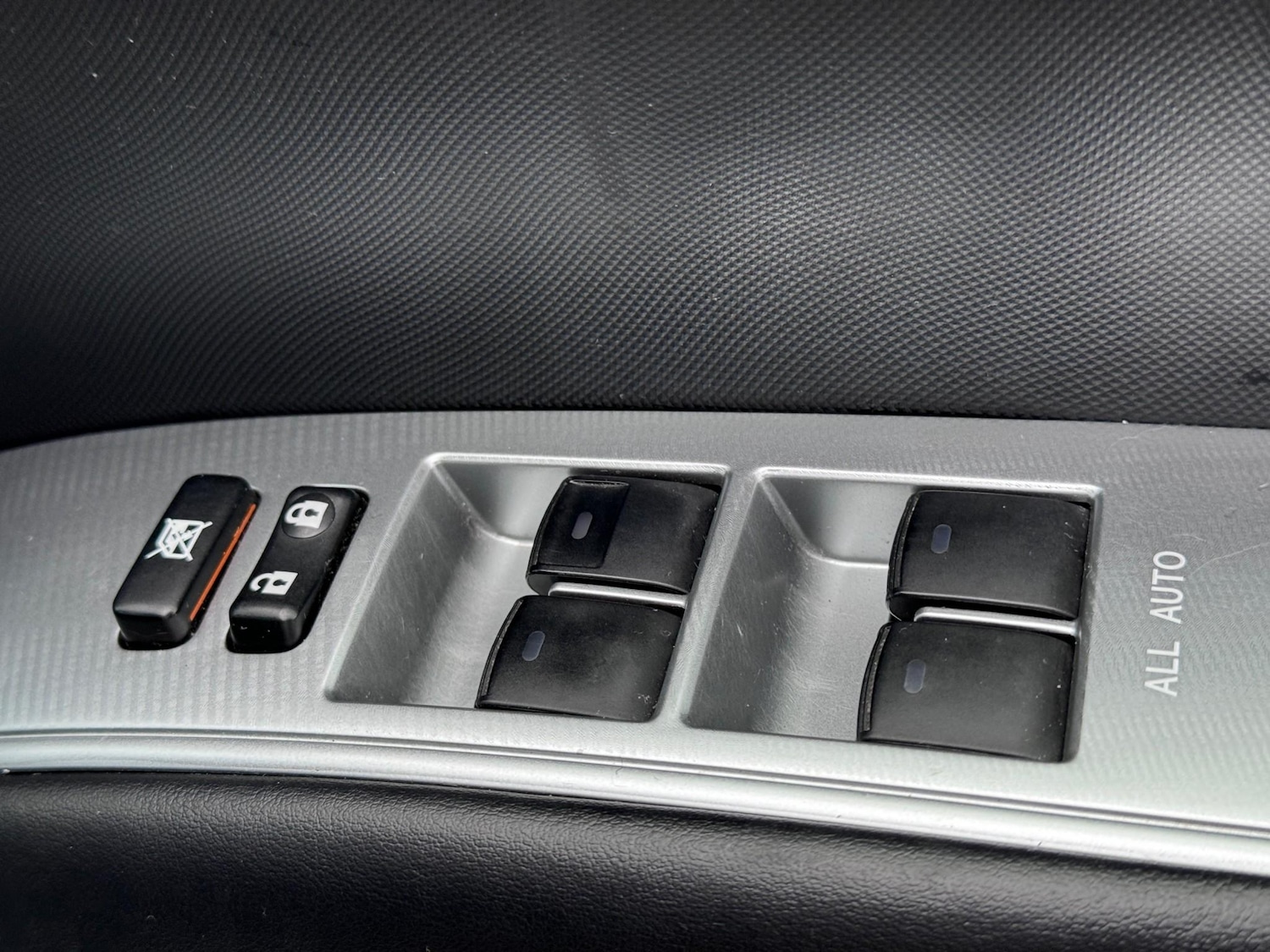 Used Toyota Estima 2026 for sale - 77327212: Photo 13