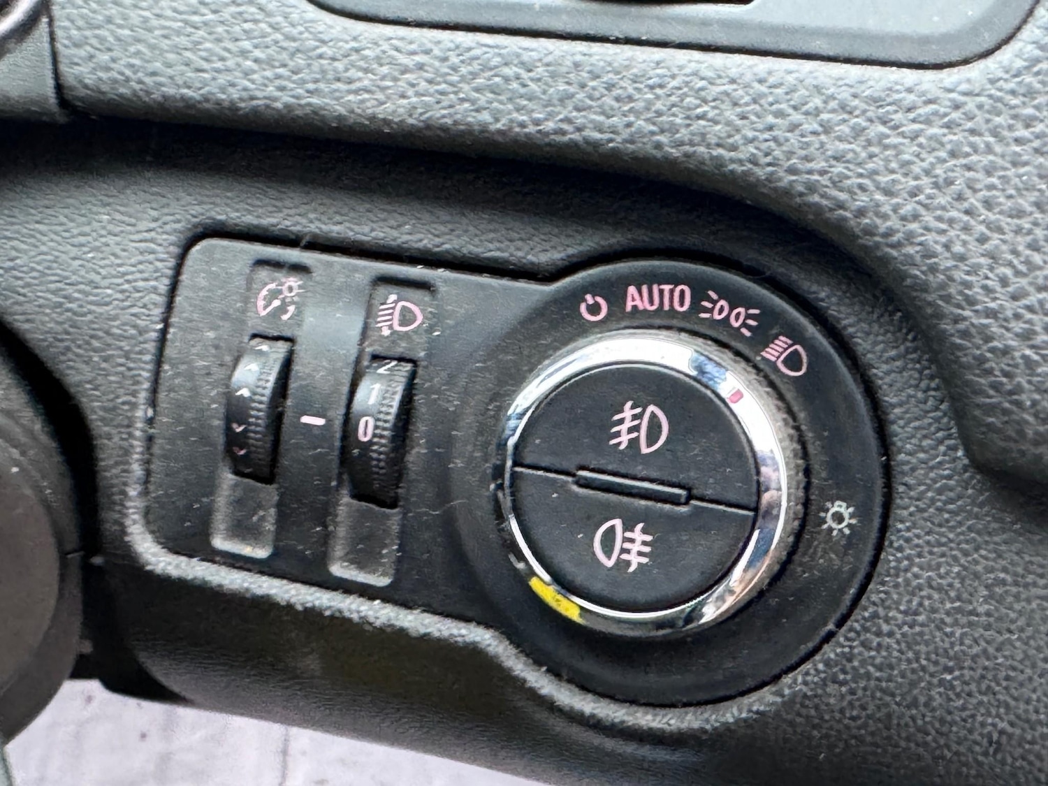 Used Vauxhall Insignia 2010 for sale - 77421218: Photo 12