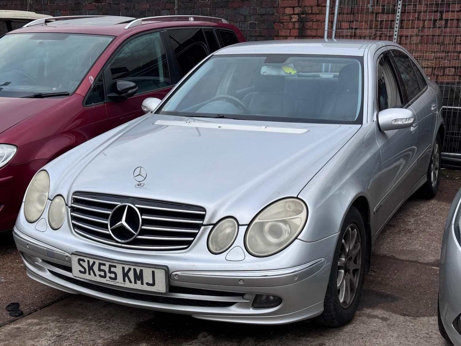 Used Mercedes-Benz E Class 2005 for sale - 77368019: Photo 2