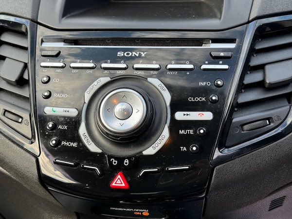 Used Ford Fiesta 2014 for sale - 76240293: Photo 16