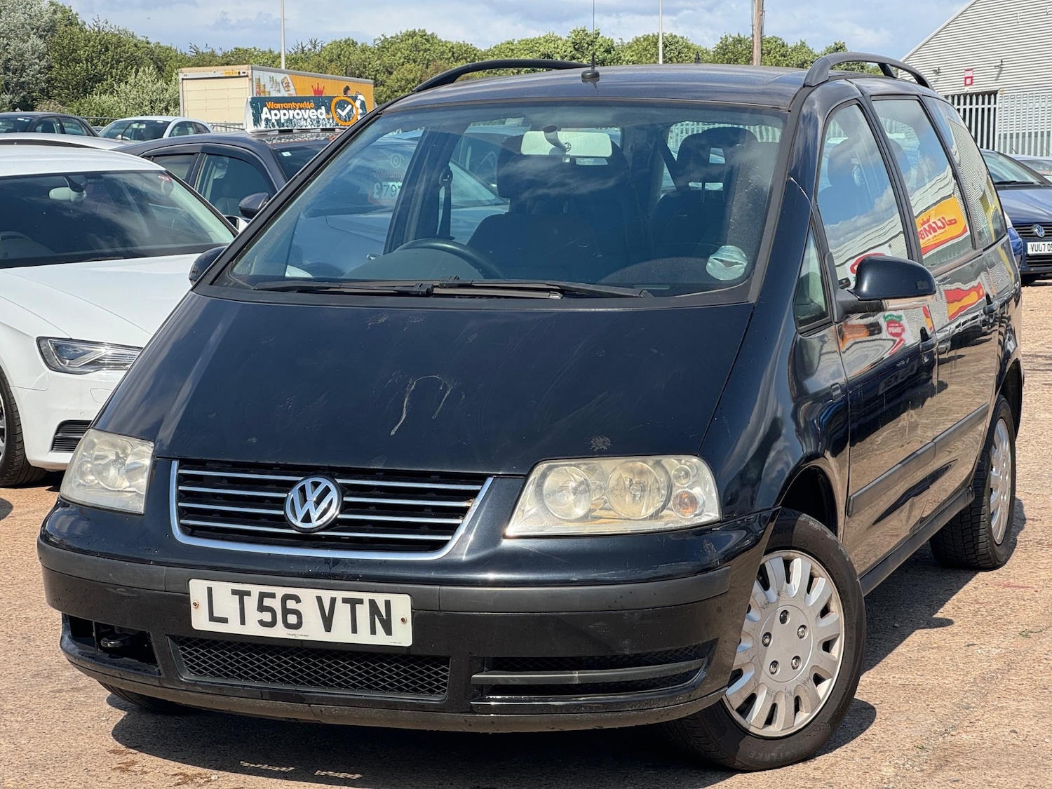 Used Volkswagen Sharan 2006 for sale - 76278705: Photo 2